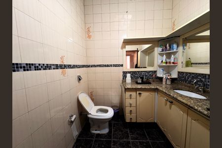 Casa à venda com 248m², 3 quartos e 3 vagasBanheiro Social