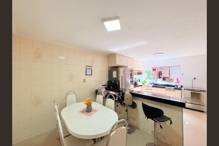 Casa à venda com 248m², 3 quartos e 3 vagasCopa/Cozinha