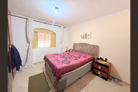 Casa à venda com 248m², 3 quartos e 3 vagasSuíte