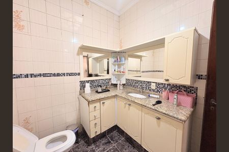 Casa à venda com 248m², 3 quartos e 3 vagasBanheiro Social