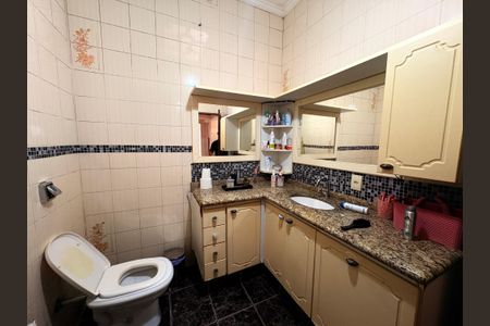 Casa à venda com 248m², 3 quartos e 3 vagasBanheiro Social