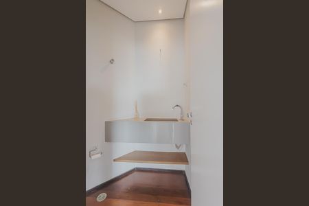 Apartamento para alugar com 645m², 3 quartos e 3 vagasLavabo