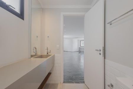 Apartamento para alugar com 645m², 3 quartos e 3 vagasBanheiro