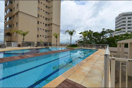 Apartamento à venda com 75m², 2 quartos e 2 vagas Apartamento à venda com 75m², 2 quartos e 2 vagasÁrea comum - Piscina