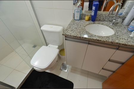 Apartamento à venda com 75m², 2 quartos e 2 vagas Apartamento à venda com 75m², 2 quartos e 2 vagasBanheiro Social