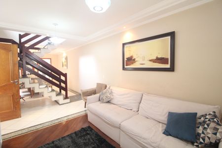 Casa para alugar com 133m², 3 quartos e 3 vagasSala