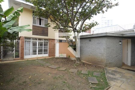 Casa para alugar com 412m², 3 quartos e 4 vagas Casa para alugar com 412m², 3 quartos e 4 vagasQuintal