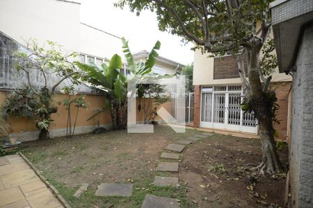 Casa para alugar com 412m², 3 quartos e 4 vagas Casa para alugar com 412m², 3 quartos e 4 vagasQuintal