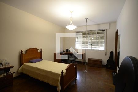 Casa para alugar com 412m², 3 quartos e 4 vagas Casa para alugar com 412m², 3 quartos e 4 vagasQuarto