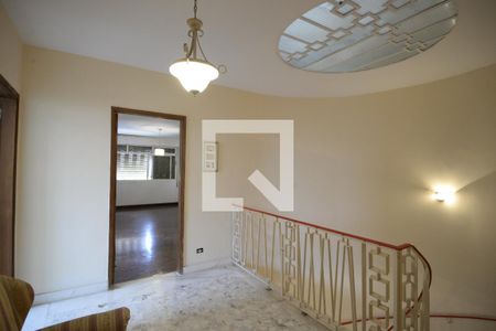 Casa para alugar com 412m², 3 quartos e 4 vagas Casa para alugar com 412m², 3 quartos e 4 vagasCorredor