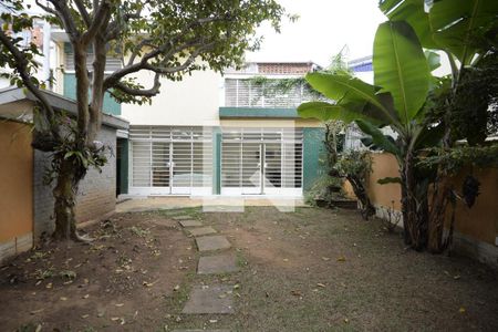 Casa para alugar com 412m², 3 quartos e 4 vagas Casa para alugar com 412m², 3 quartos e 4 vagasQuintal