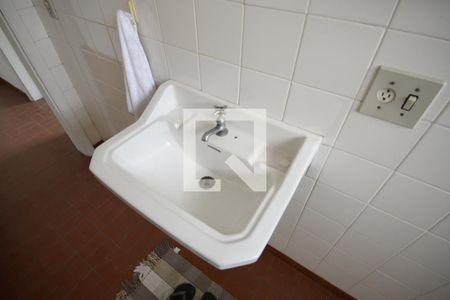 Casa para alugar com 412m², 3 quartos e 4 vagas Casa para alugar com 412m², 3 quartos e 4 vagasBanheiro de Serviço