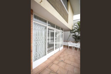 Casa para alugar com 412m², 3 quartos e 4 vagas Casa para alugar com 412m², 3 quartos e 4 vagasVaranda