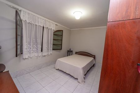 Casa à venda com 300m², 4 quartos e 2 vagasQuarto 2