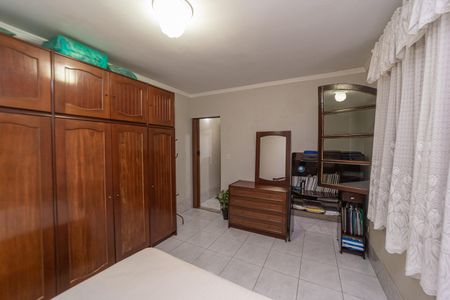 Casa à venda com 300m², 4 quartos e 2 vagasQuarto 2