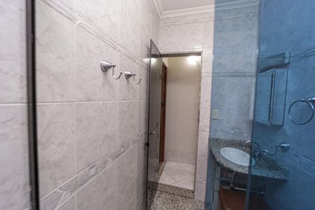 Casa à venda com 300m², 4 quartos e 2 vagasBanheiro do Quarto 2