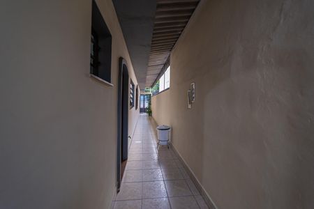 Casa à venda com 300m², 4 quartos e 2 vagasCorredor