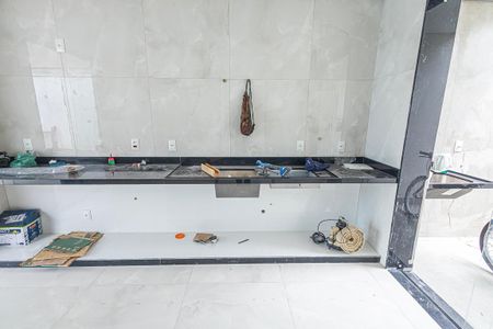 Casa à venda com 125m², 3 quartos e 2 vagas Casa à venda com 125m², 3 quartos e 2 vagascozinha