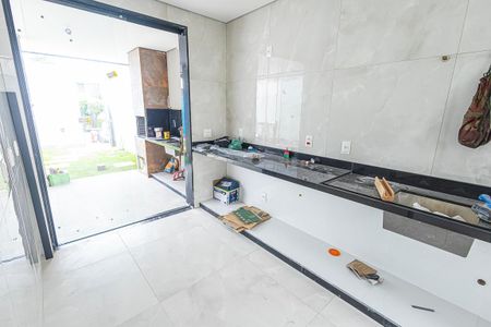 Casa à venda com 125m², 3 quartos e 2 vagascozinha