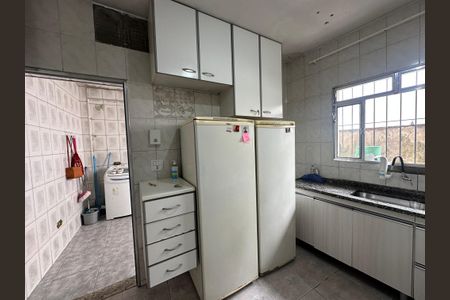 Casa para alugar com 200m², 2 quartos e 2 vagas Casa para alugar com 200m², 2 quartos e 2 vagasCozinha