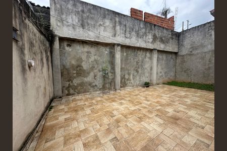 Casa para alugar com 200m², 2 quartos e 2 vagas Casa para alugar com 200m², 2 quartos e 2 vagasQuintal