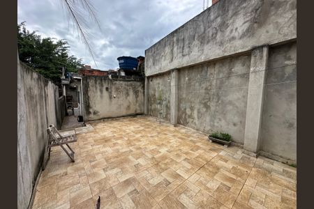 Casa para alugar com 200m², 2 quartos e 2 vagas Casa para alugar com 200m², 2 quartos e 2 vagasQuintal