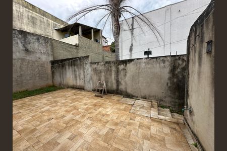 Casa para alugar com 200m², 2 quartos e 2 vagas Casa para alugar com 200m², 2 quartos e 2 vagasQuintal
