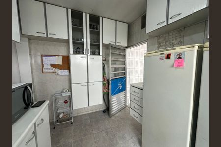 Casa para alugar com 200m², 2 quartos e 2 vagas Casa para alugar com 200m², 2 quartos e 2 vagasCozinha