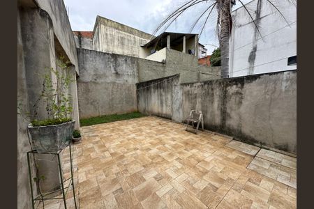 Casa para alugar com 200m², 2 quartos e 2 vagas Casa para alugar com 200m², 2 quartos e 2 vagasQuintal
