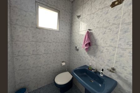Casa para alugar com 200m², 2 quartos e 2 vagas Casa para alugar com 200m², 2 quartos e 2 vagasBanheiro