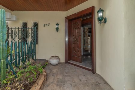 Casa para alugar com 500m², 3 quartos e 4 vagasFachada