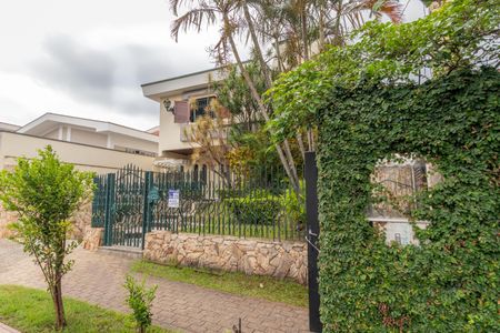 Casa para alugar com 500m², 3 quartos e 4 vagasFachada