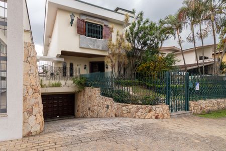 Casa para alugar com 500m², 3 quartos e 4 vagasFachada