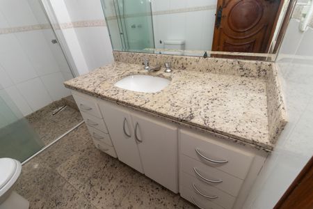 Casa para alugar com 500m², 3 quartos e 4 vagasBanheiro da Suíte 3