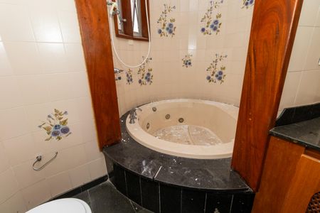 Casa para alugar com 500m², 3 quartos e 4 vagasBanheiro da Suíte 1