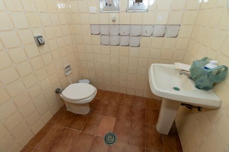 Casa para alugar com 500m², 3 quartos e 4 vagasBanheiro de Serviço