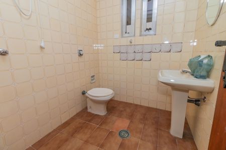 Casa para alugar com 500m², 3 quartos e 4 vagasBanheiro de Serviço