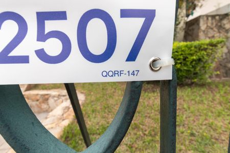 Casa para alugar com 500m², 3 quartos e 4 vagasPlaquinha