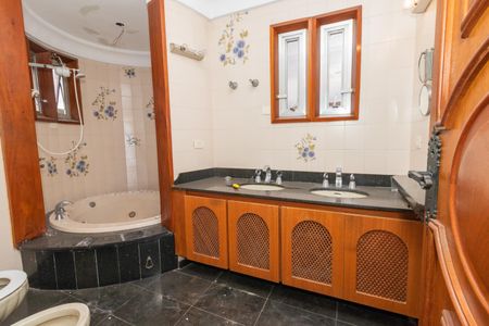 Casa para alugar com 500m², 3 quartos e 4 vagasBanheiro da Suíte 1