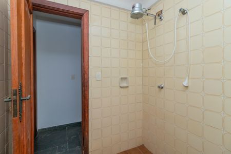 Casa para alugar com 500m², 3 quartos e 4 vagasBanheiro de Serviço