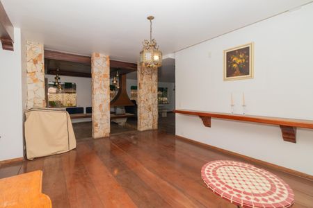 Casa para alugar com 500m², 3 quartos e 4 vagasSala