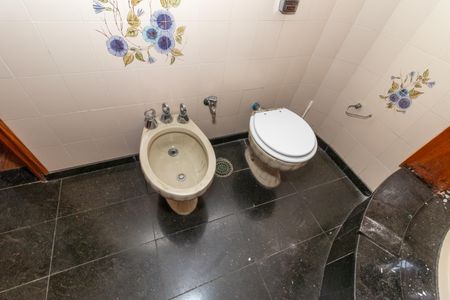 Casa para alugar com 500m², 3 quartos e 4 vagasBanheiro da Suíte 1