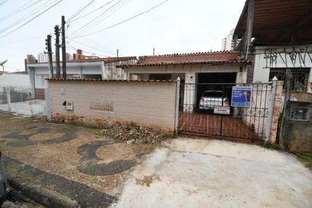 Casa para alugar com 245m², 2 quartos e sem vagaFachada / Placa