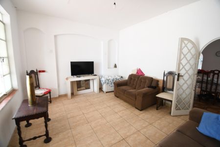 Casa para alugar com 245m², 2 quartos e sem vagaSala
