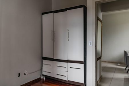 Quarto 2 de apartamento para alugar com 2 quartos, 70m² em Grajaú, Belo Horizonte