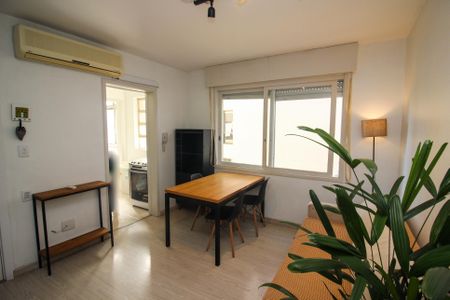 Sala de apartamento para alugar com 1 quarto, 37m² em Farroupilha, Porto Alegre