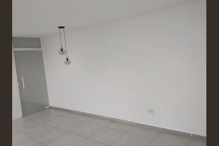 Sala de casa de condomínio para alugar com 1 quarto, 48m² em Curicica, Rio de Janeiro