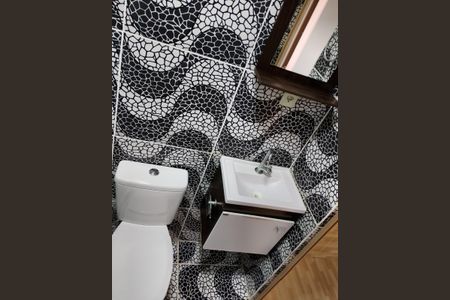 Banheiro de casa de condomínio para alugar com 1 quarto, 48m² em Curicica, Rio de Janeiro