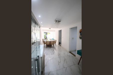 Casa de condomínio para alugar com 230m², 4 quartos e 3 vagasSala 2