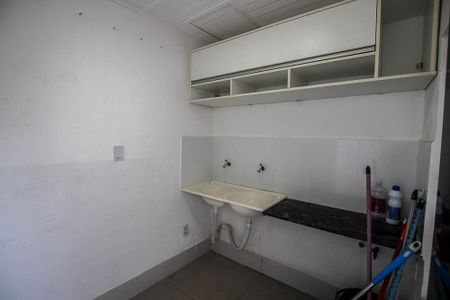 Casa de condomínio para alugar com 230m², 4 quartos e 3 vagasArea de serviço
